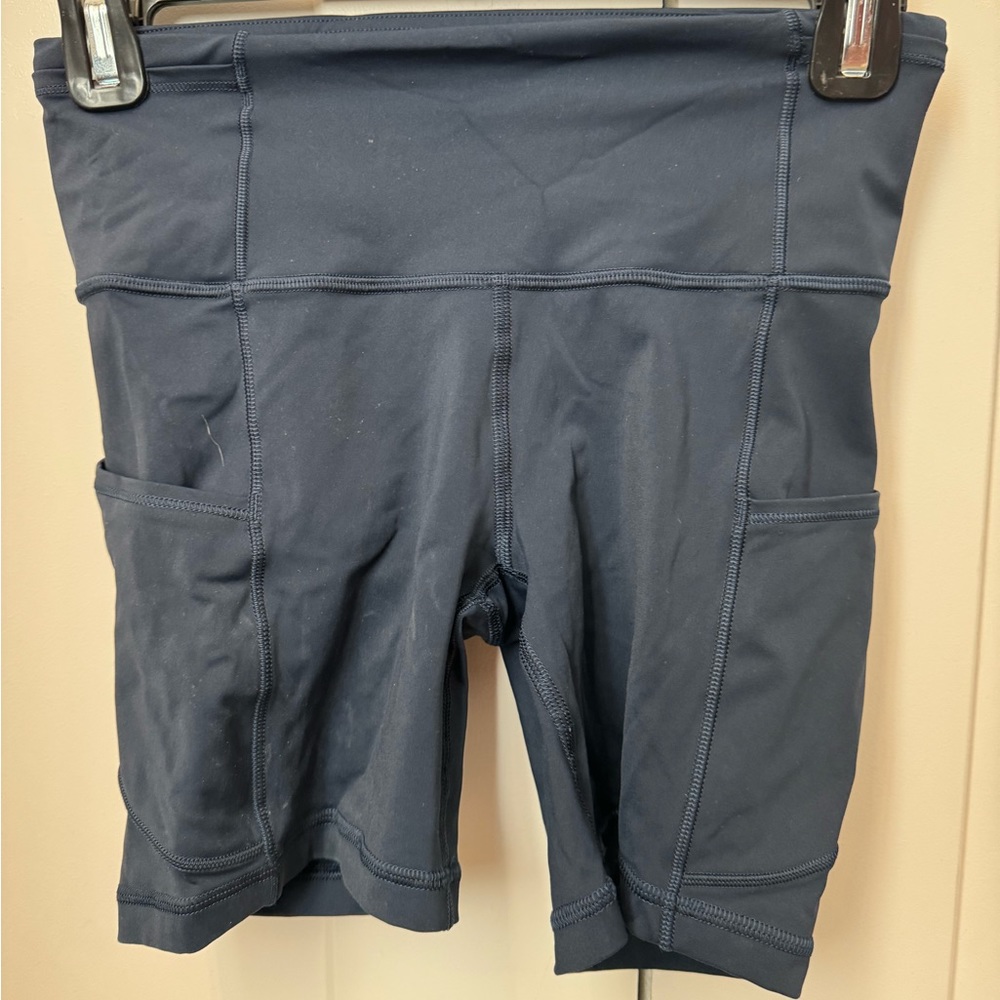 Lululemon fast and free bike short (6in, size 6)